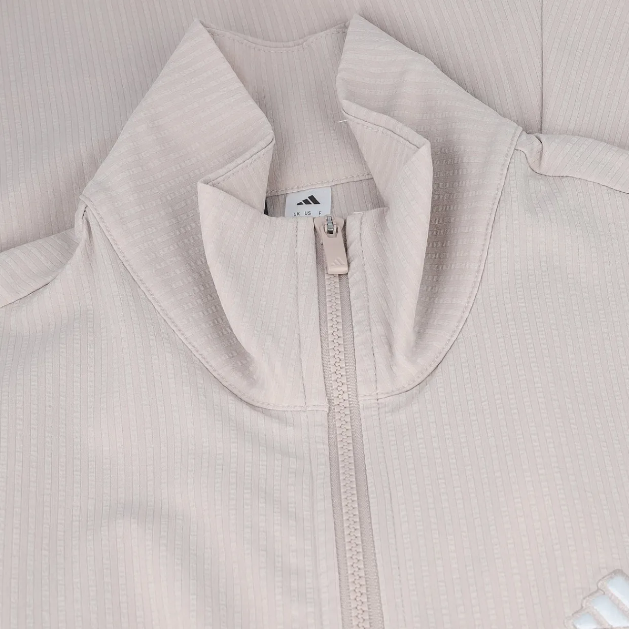 Adidas Ladies Golf Apparel^Go To Roper hort Fat Front Gof Appare