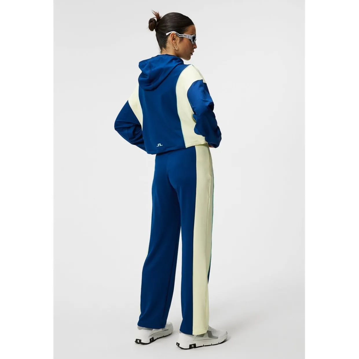 J. Lindeberg Ladies Golf Apparel^Diana Hood Outerwear Jacket Gof Appare