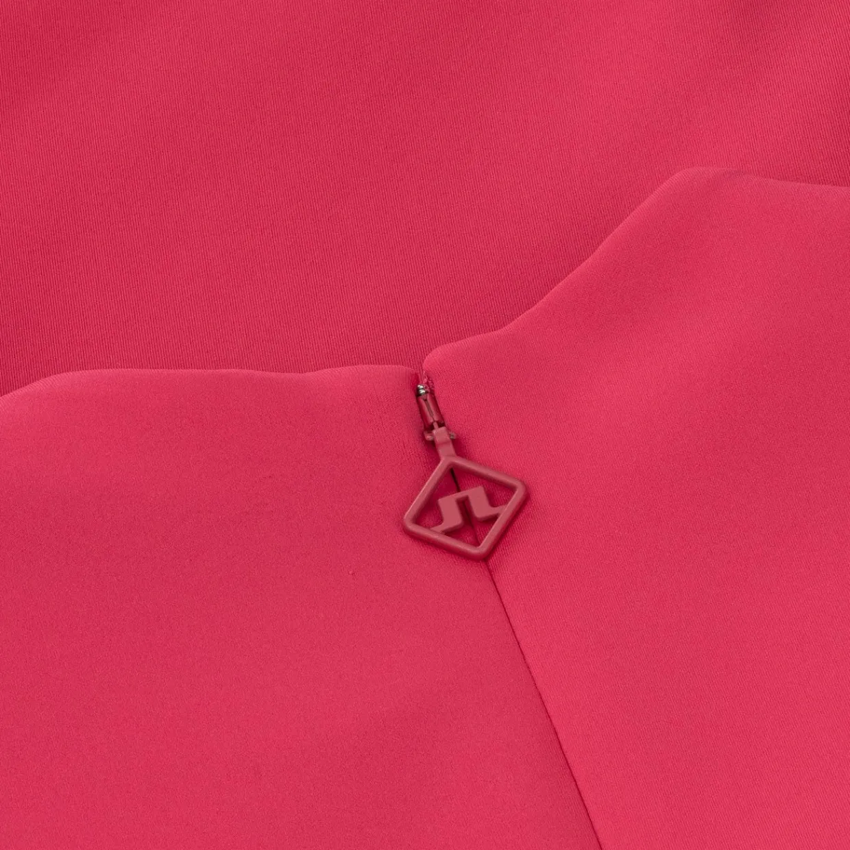 J. Lindeberg Ladies Golf Apparel^Kryta Dre Poo hort eeve Gof Appare