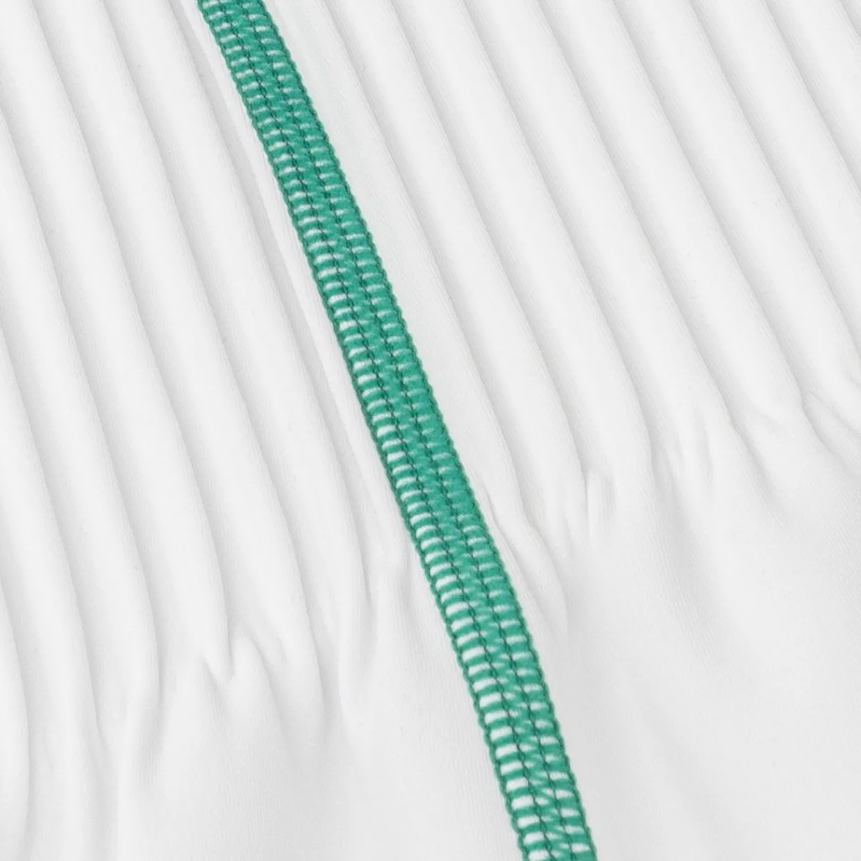 J. Lindeberg Ladies Golf Apparel^Kryta Dre Poo hort eeve Gof Appare