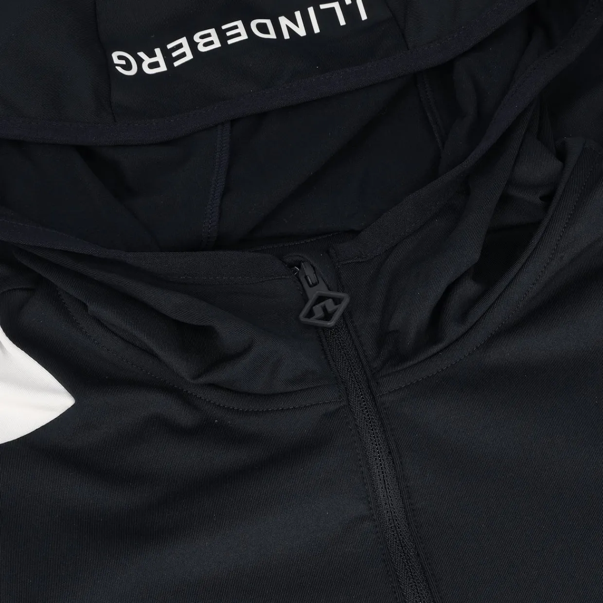 J. Lindeberg Ladies Golf Apparel^ae Quarter Zip Hood Outerwear Puover Gof Appare